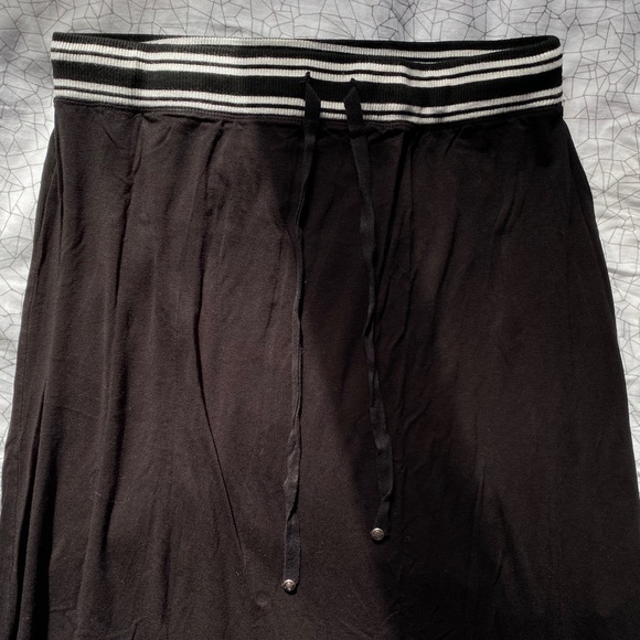 MAXSTUDIO Midi Skirt - Picture 2 of 7